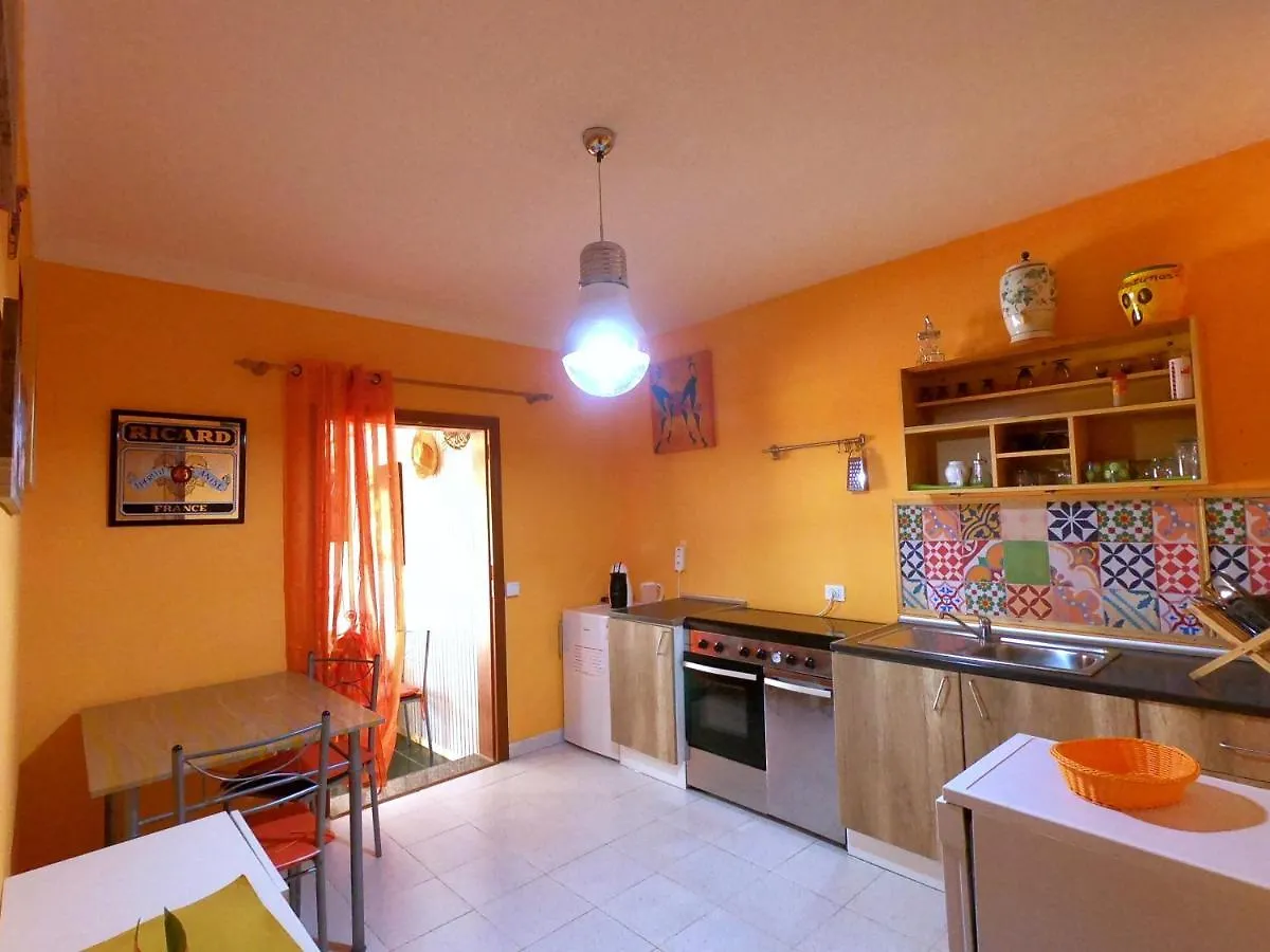 Kikiki House ξενώνας Puerto del Rosario  0*, Puerto del Rosario (Fuerteventura) Ισπανία